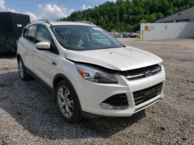 Ford Escape tit (2016)