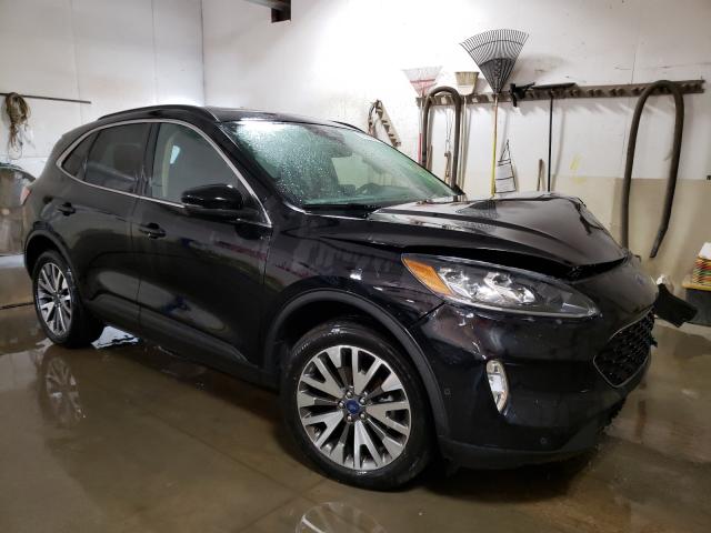 Ford Escape tit (2020)