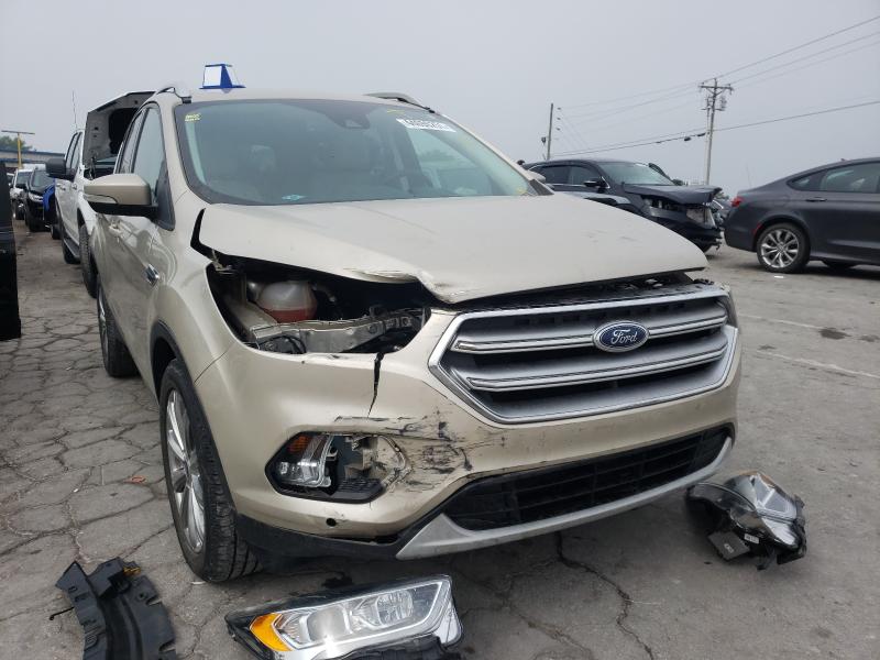 Ford Escape tit (2017)