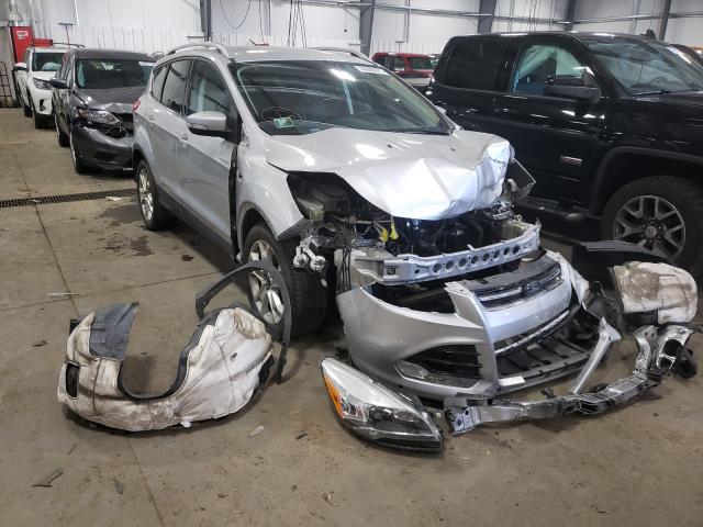 Ford Escape tit (2016)