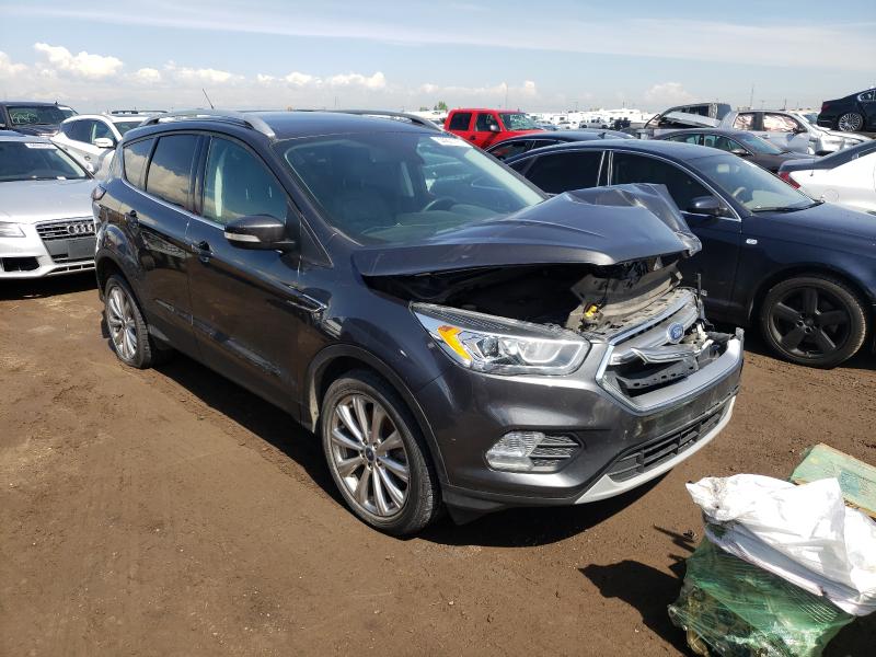 Ford Escape tit (2017)