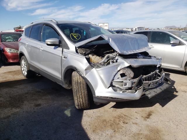 Ford Escape tit (2016)