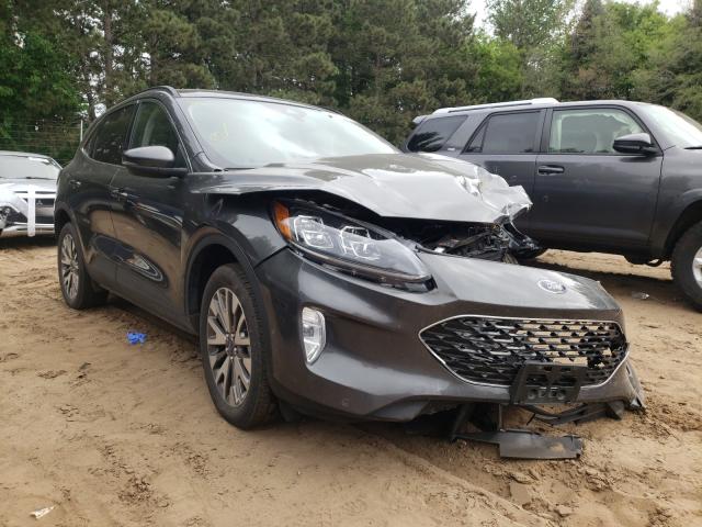 Ford Escape tit (2020)