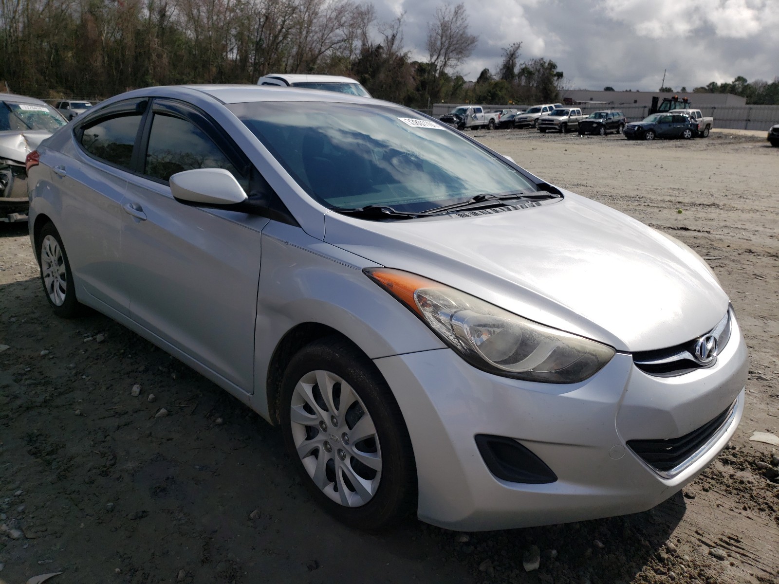 Hyundai Elantra gl (2012)
