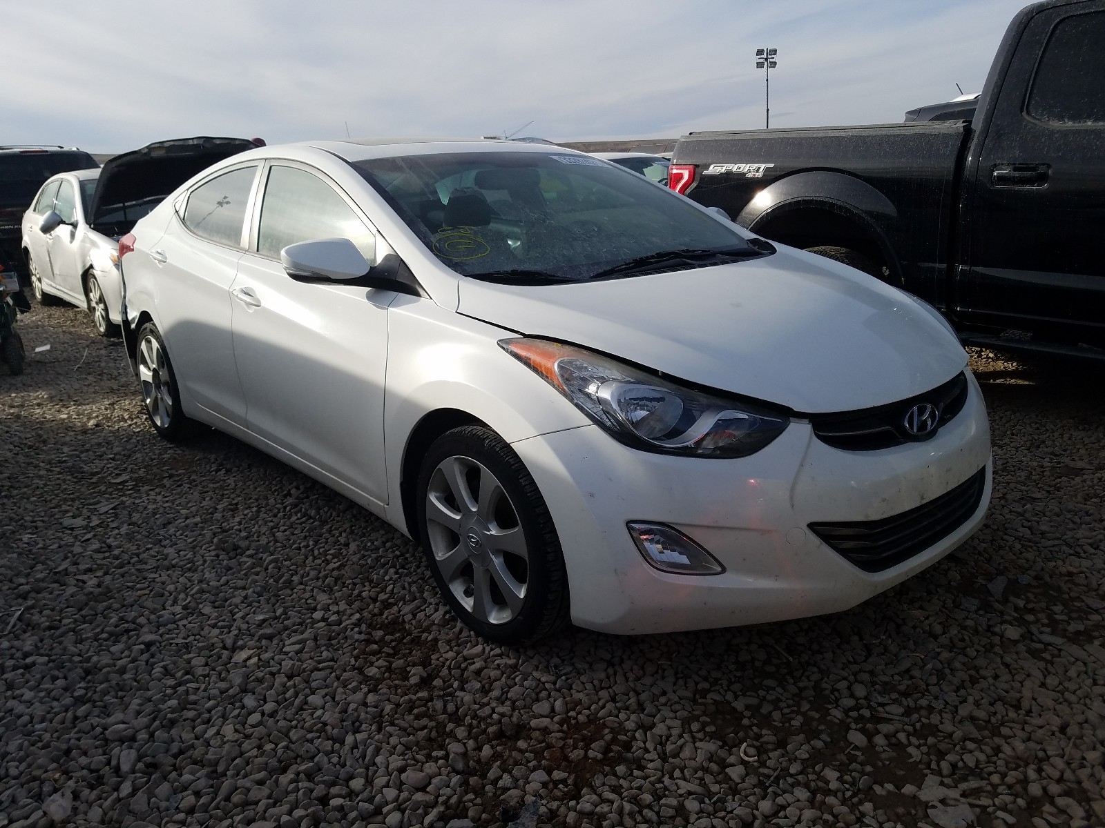 Hyundai Elantra gl (2012)