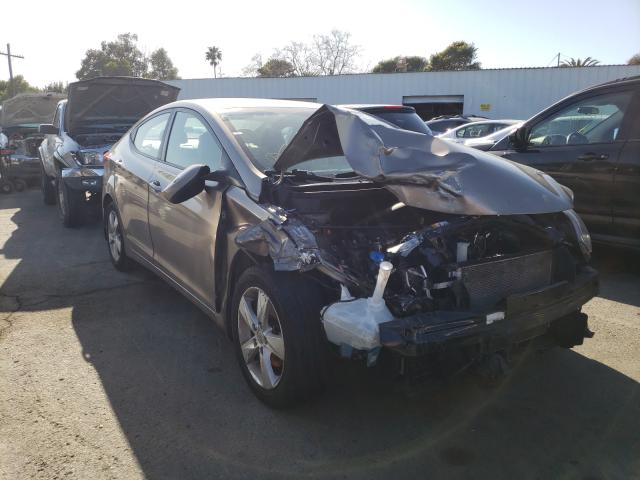 Hyundai Elantra gl (2013)