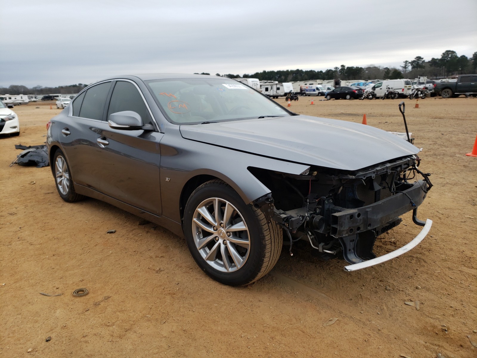 Infiniti Q50 base (2014)