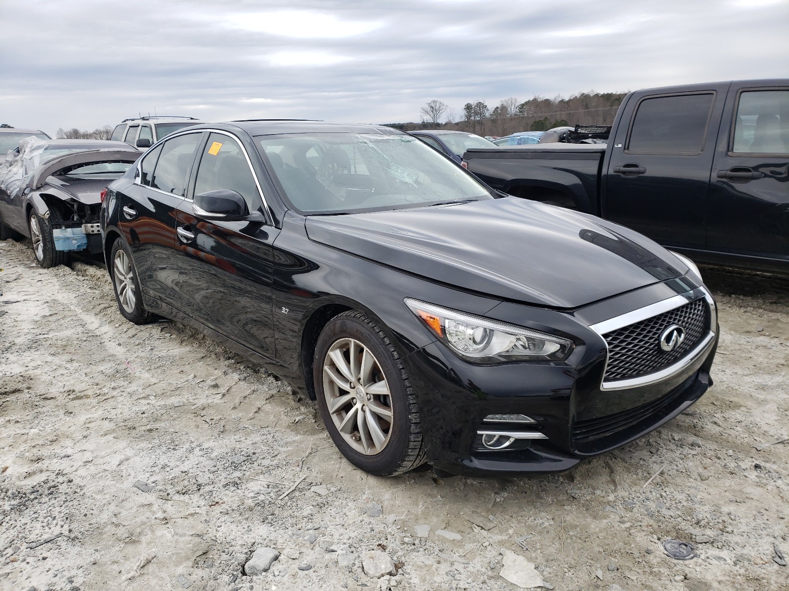 Infiniti Q50 base (2015)