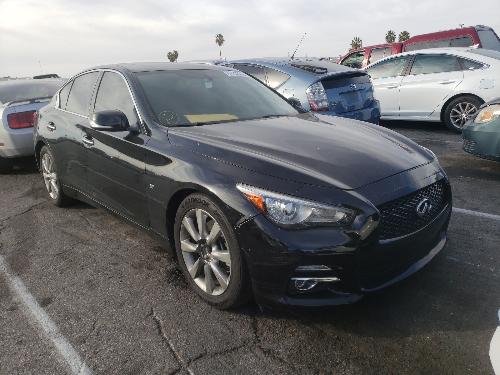 Infiniti Q50 base (2015)