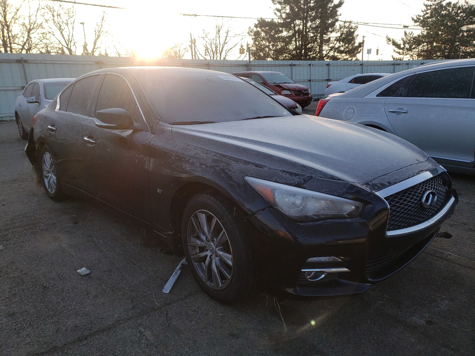 Infiniti Q50 base (2015)