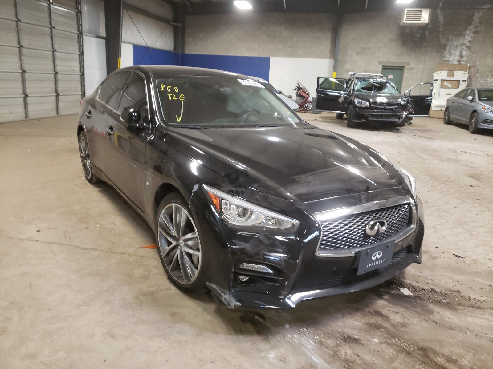 Infiniti Q50 base (2015)