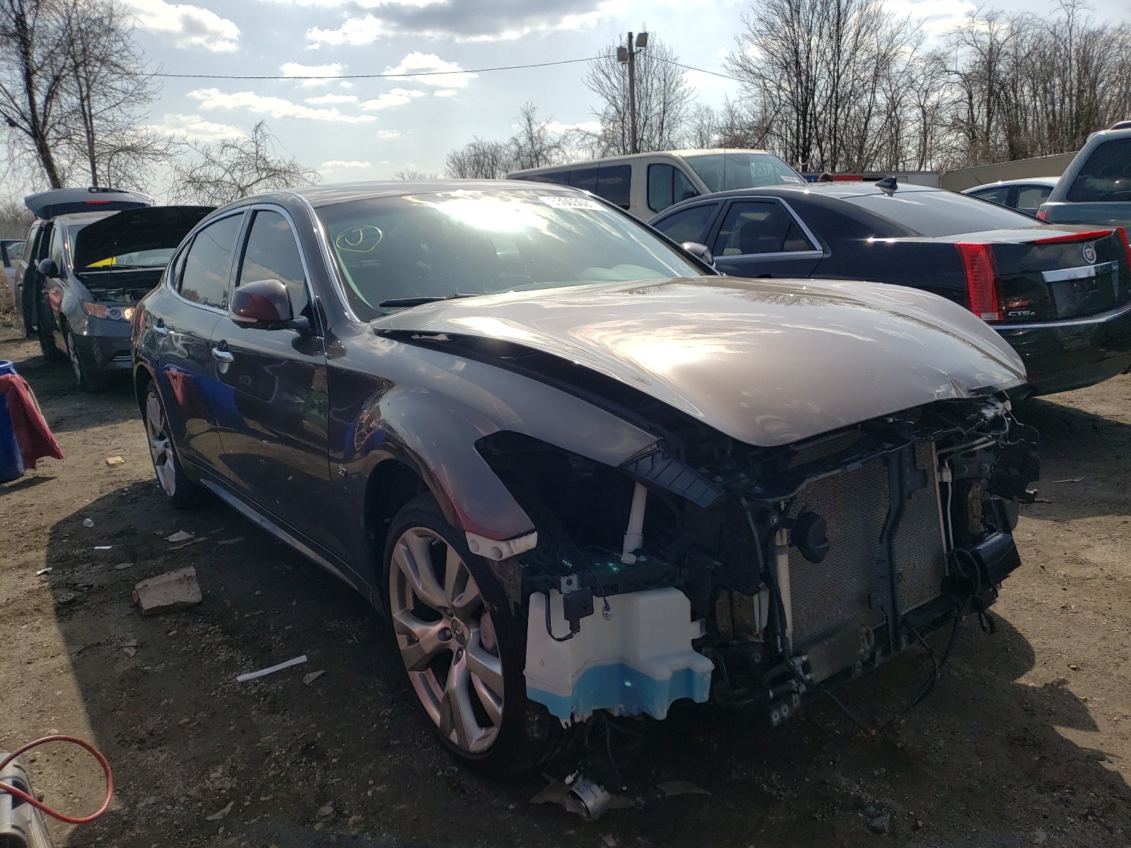 Infiniti Q70l 3-7 (2015)