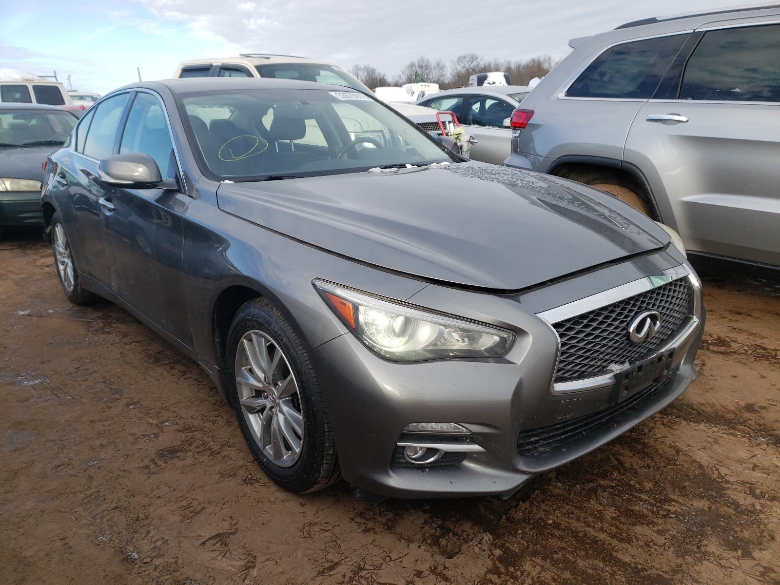 Infiniti Q50 base (2017)