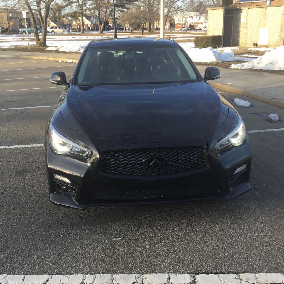 Infiniti Q50 base (2017)