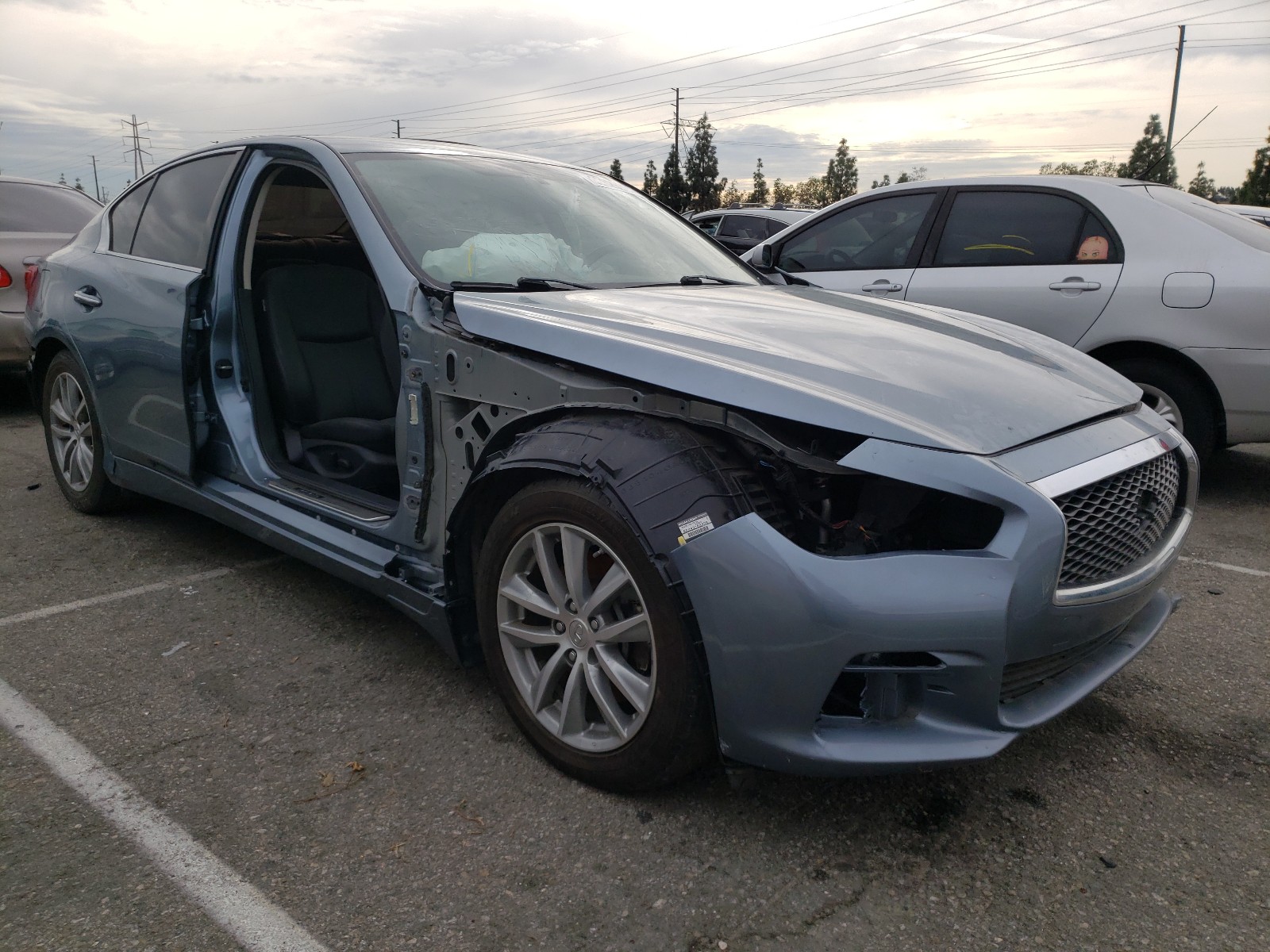 Infiniti Q50 premiu (2017)