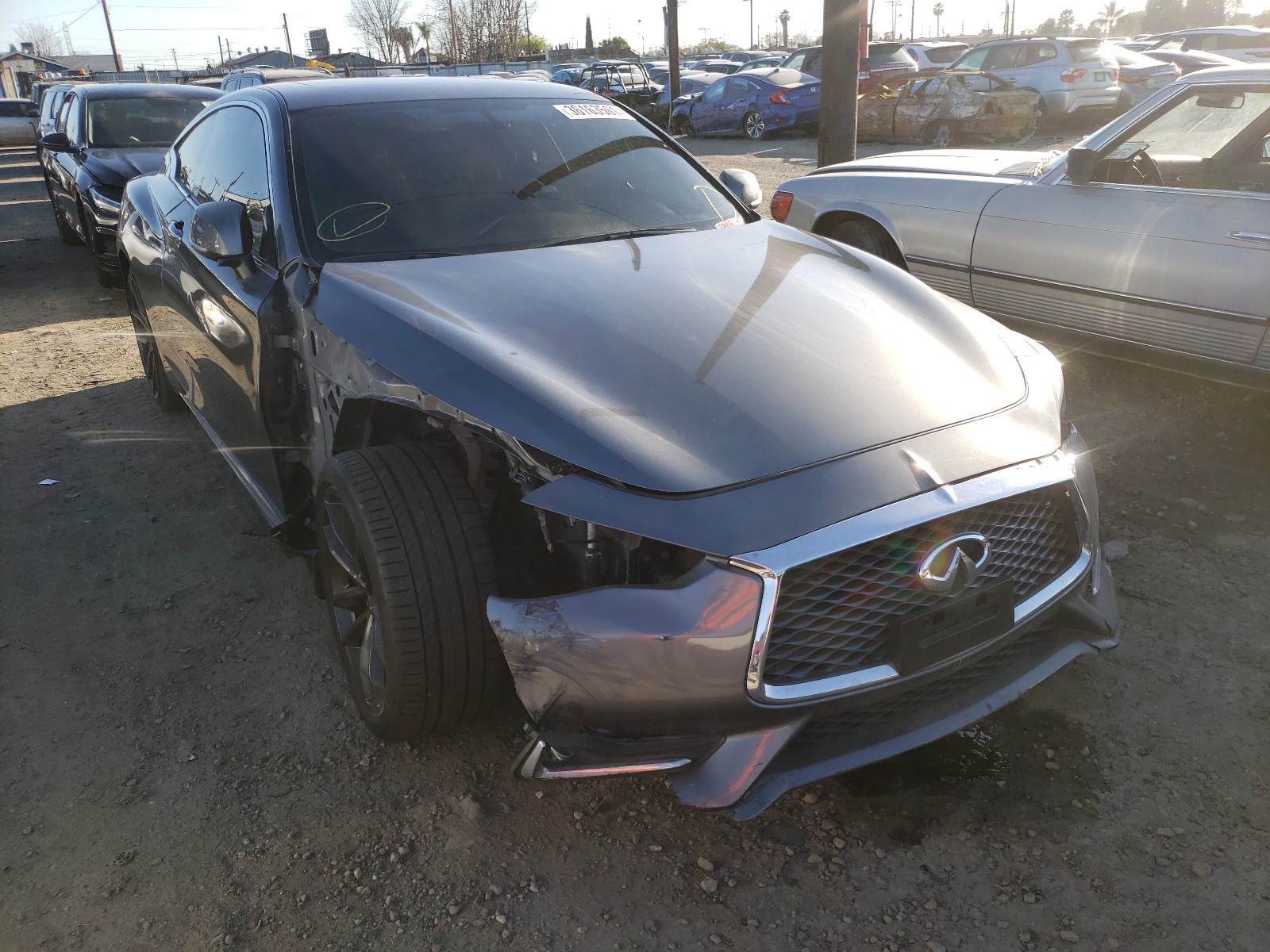 Infiniti Q60 premiu (2017)