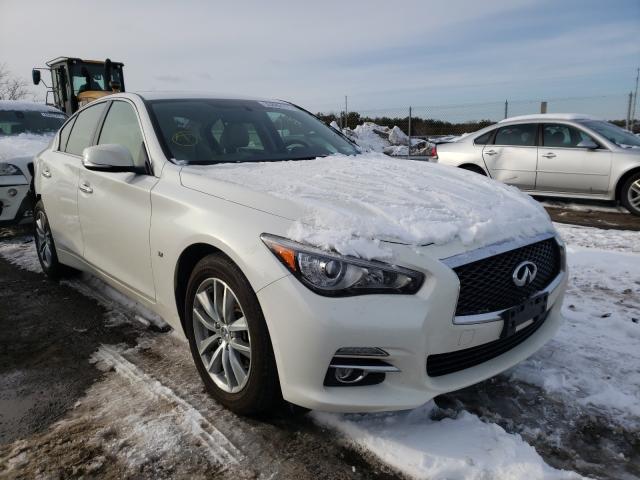 Infiniti Q50 base (2015)