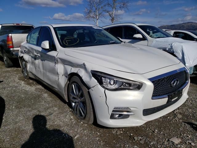 Infiniti Q50 base (2015)