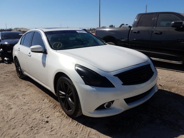 Infiniti G25 base (2012)