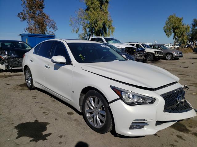 Infiniti Q50 base (2015)