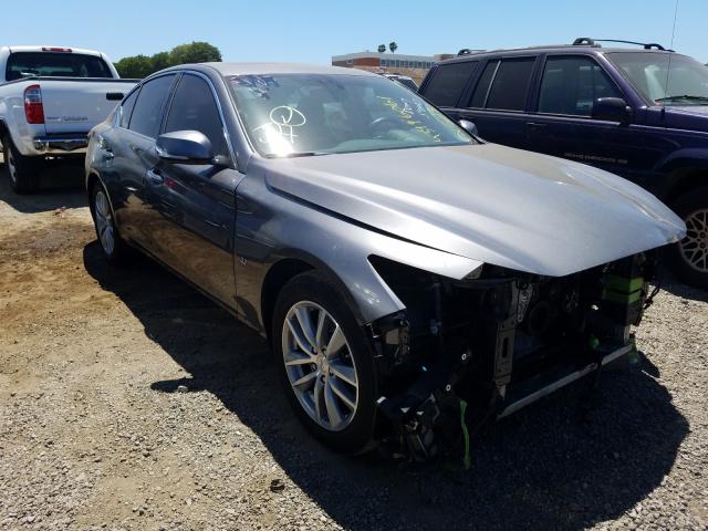 Infiniti Q50 base (2015)