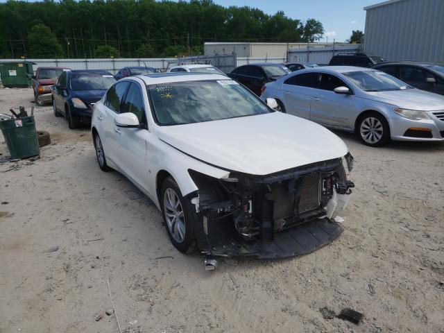 Infiniti Q50 base (2015)