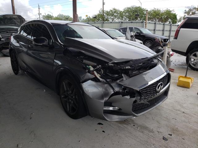 Infiniti Qx30 base (2018)
