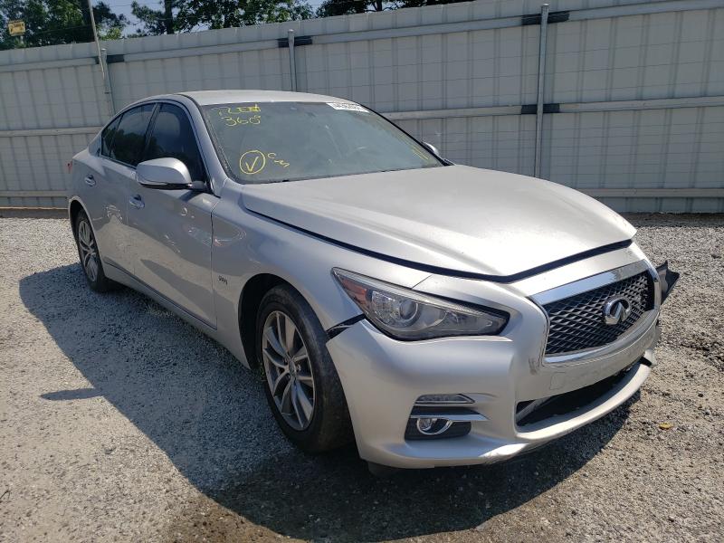 Infiniti Q50 base (2017)