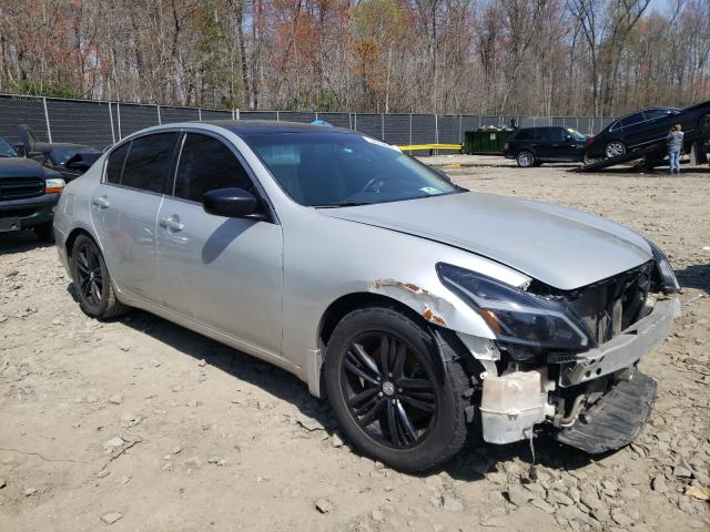 Infiniti G25 base (2012)