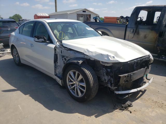 Infiniti Q50 base (2015)