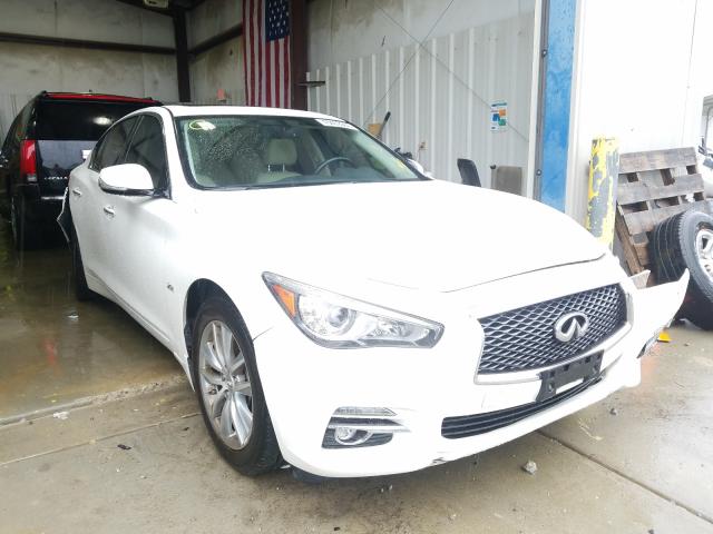 Infiniti Q50 base (2016)