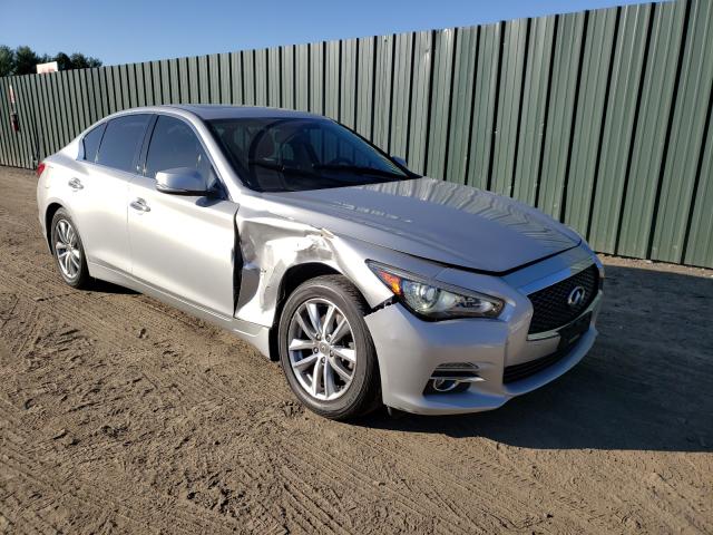 Infiniti Q50 base (2015)