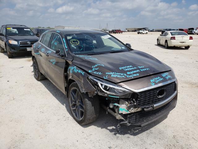 Infiniti Qx30 base (2018)