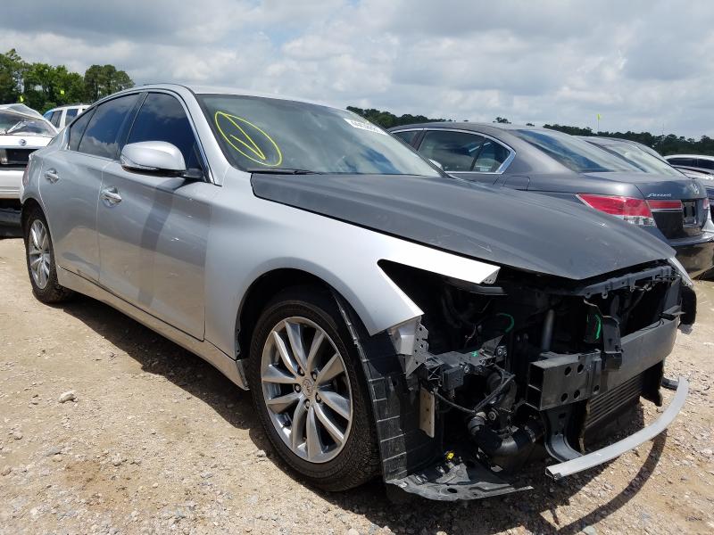 Infiniti Q50 base (2017)