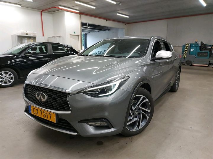 Infiniti Q30 (2016)