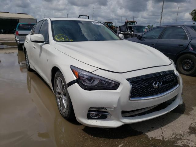 Infiniti Q50 base (2015)