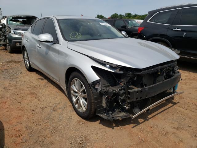 Infiniti Q50 base (2015)