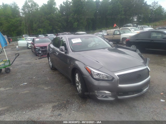 Infiniti Q70 (2015)