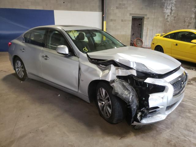 Infiniti Q50 base (2014)