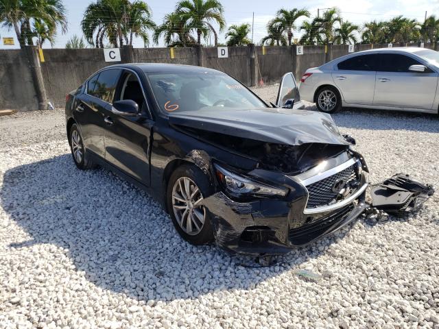 Infiniti Q50 base (2015)
