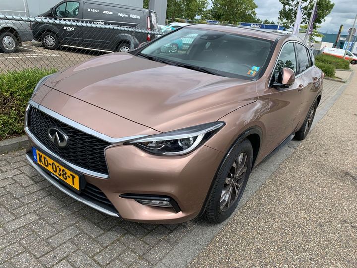 Infiniti Q30 (2016)