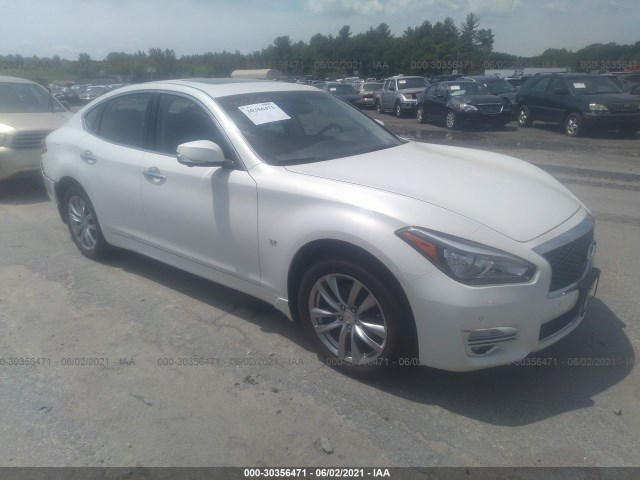 Infiniti Q70 (2015)