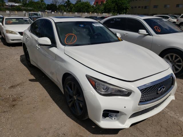 Infiniti Q50 hybrid (2015)