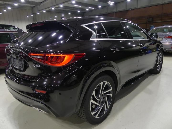 Infiniti Q30 (2016)