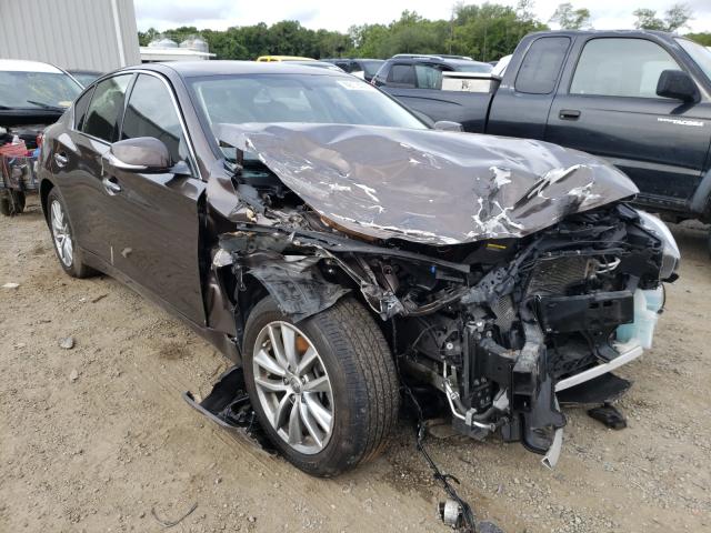 Infiniti Q50 base (2015)