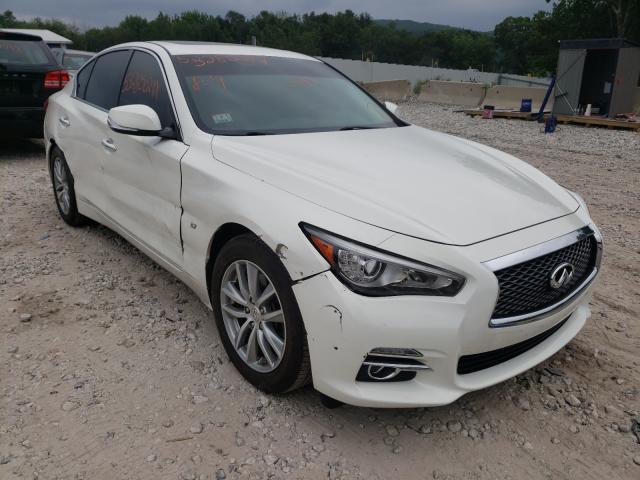 Infiniti Q50 base (2015)
