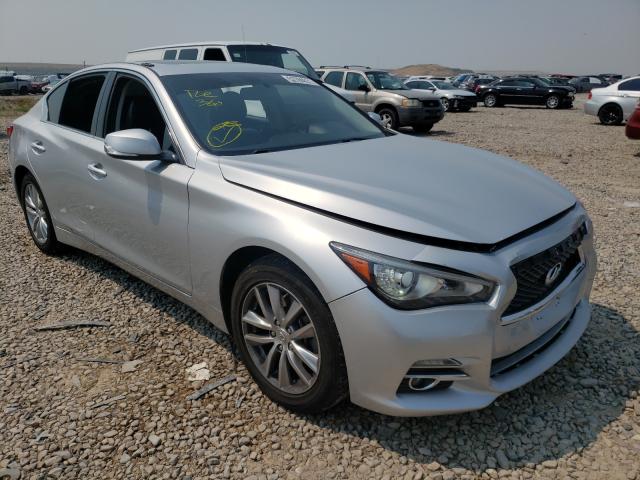 Infiniti Q50 base (2016)