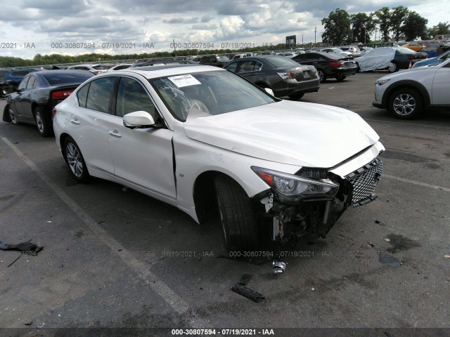 Infiniti Q50 base (2015)