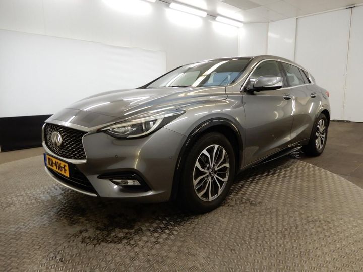 Infiniti Q30 (2016)