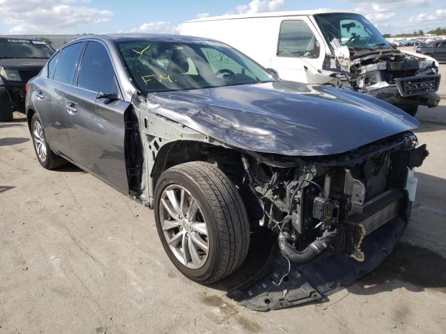 Infiniti Q50 base (2016)
